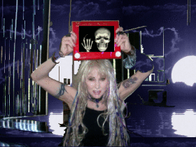 GOTHGIRL...
