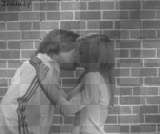 ashley tisdale And Zac efron kissing!