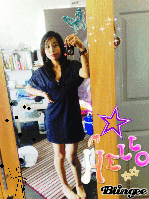 ยืนถ่ายรูป