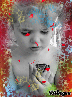 bambina con farfalla