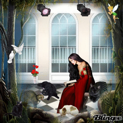 Femme qui lit paisiblement avec ses animeaux adorables