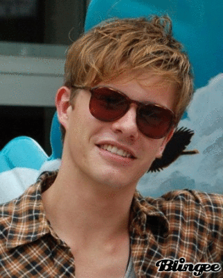 <b>Xavier Samuel</b>